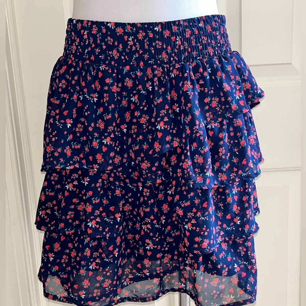 Maurice’s Size Medium Floral Tiered Mini Skirt Elastic Waistband